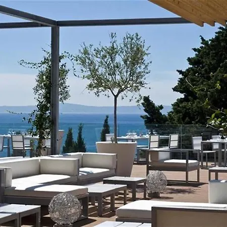 Apartment Happy Day Split